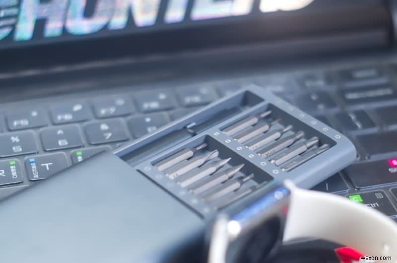 전원이 켜지지 않는 MacBook을 신속하게 해결하는 방법 