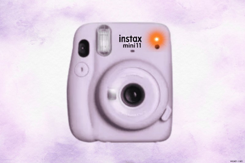 배터리 교체 후 Instax Mini 11에서 주황색 플래시를 중지하는 방법 