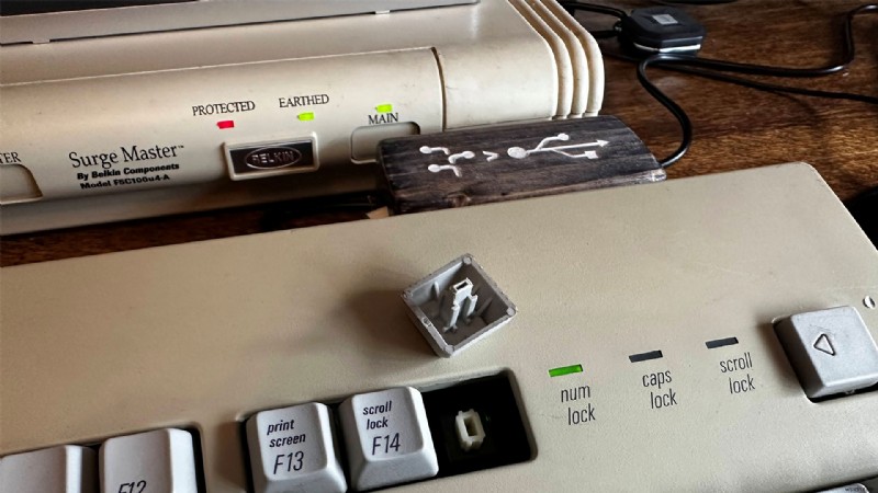 Windows에서 1990년 Apple 키보드를 부활시키기 위해 구성 가능한 ADB-to-USB 어댑터를 구축한 방법 