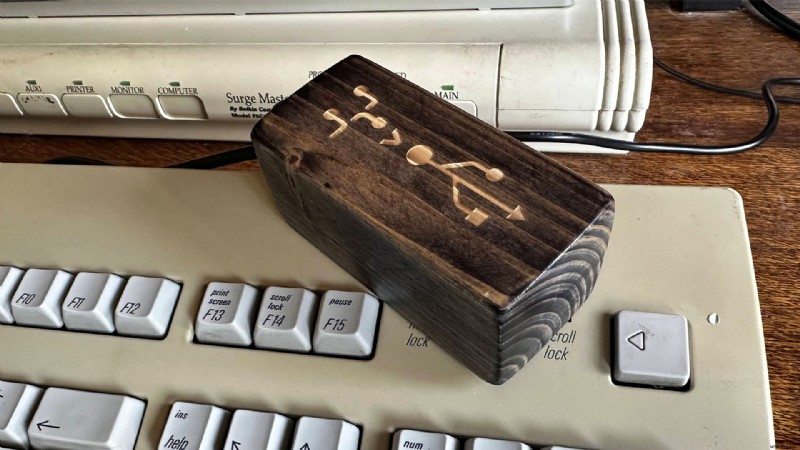 Windows에서 1990년 Apple 키보드를 부활시키기 위해 구성 가능한 ADB-to-USB 어댑터를 구축한 방법 